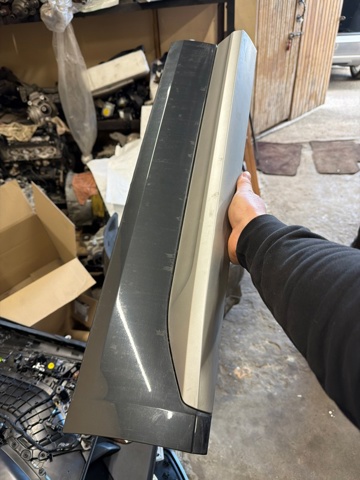 VAG 80A853970AGRU Молдинг двери задней правой нижний в наличии Полтава
