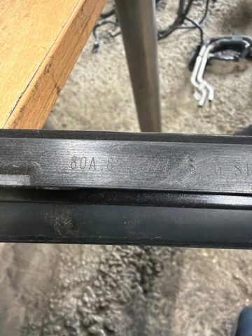 80A854327B9B9 VAG Молдинг лобового стекла левый купить в Ровно