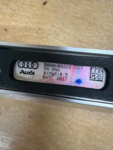 80A860022D3Q7 VAG Рейлинг крыши правый купить в Запорожье