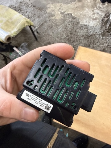 VAG 80A947292B Плафон освещения салона (кабины) задний в наличии Винница