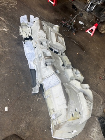 80B863021QQA5 VAG Покрытие напольное салона, переднее купить в Николаев