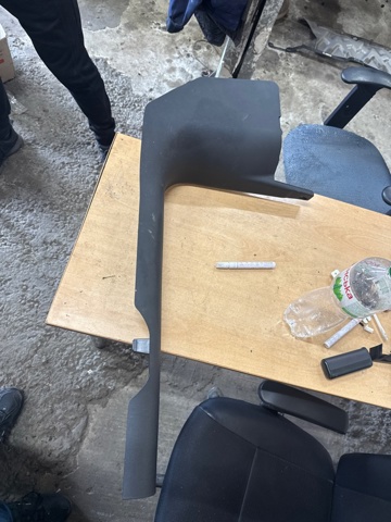 Обшивка стойки кузова внутренняя, передняя правая 80B867272B4PK VAG
