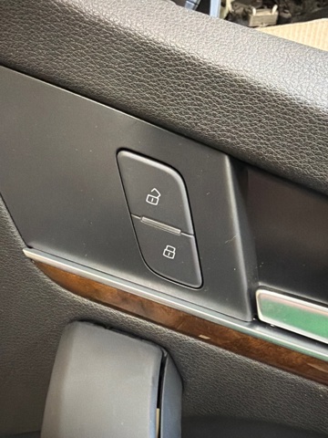 Выключатель центрального замка 80C9621085PR VAG