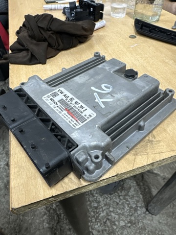 Компьютер двигателя 83A90711555N VAG