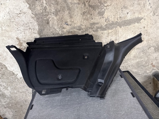 Облицовка багажного отсека, правая 849505DA0A NISSAN