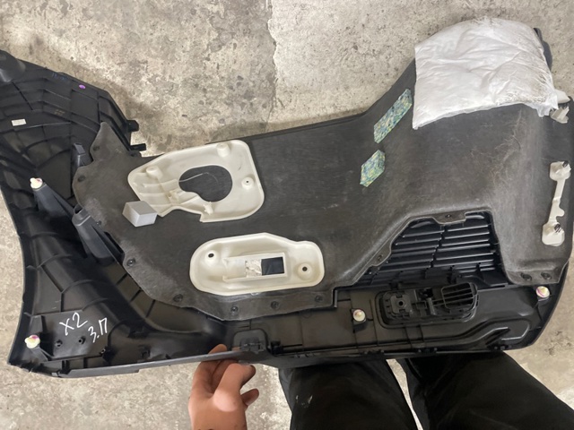 NISSAN 849505NB1A Облицовка багажного отсека правая в наличии Одесса