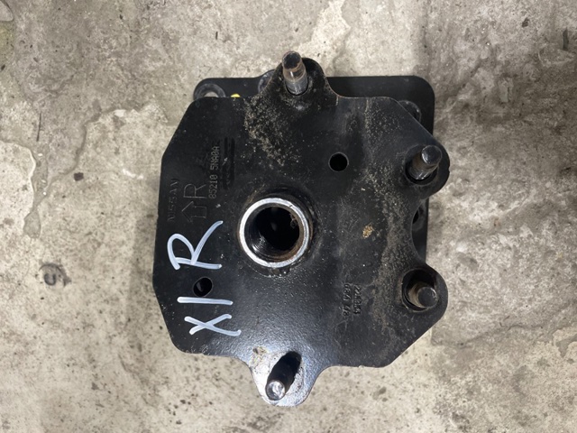 Кронштейн усилителя заднего бампера 852105NA0A NISSAN