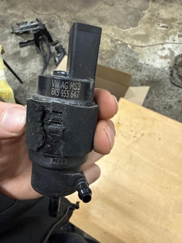 8K5955647 VAG Насос-мотор омывателя стекла переднего купить в Сумы