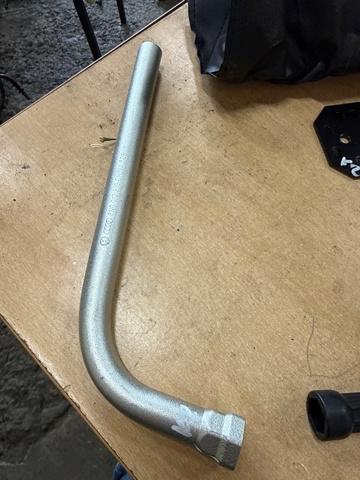 Крюк буксировочный 8N0012219 VAG