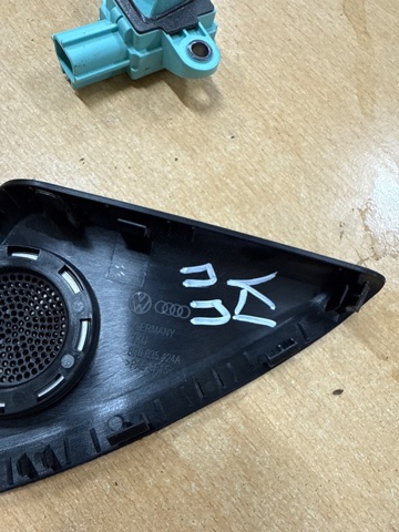 VAG 8R0035424A4PK в наличии Кривой Рог