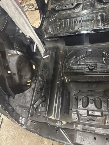 VAG 8R0802215A Днище багажника (ниша запасного колеса) в наличии Чернигов
