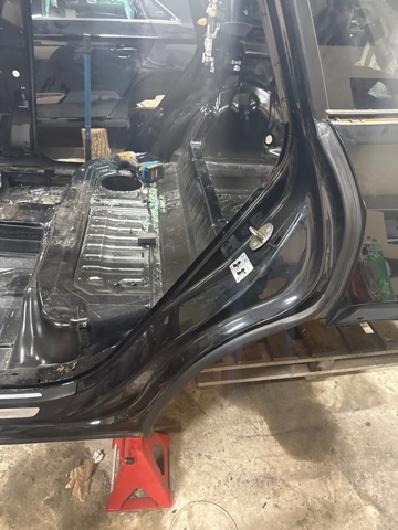 8R0809837 Боковина кузова левая купить Павлоград
