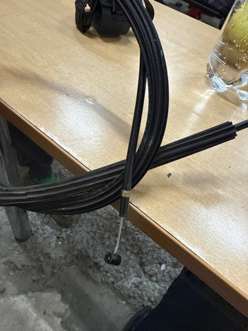 VAG 8R1823535 Трос открывания капота задний в наличии Винница