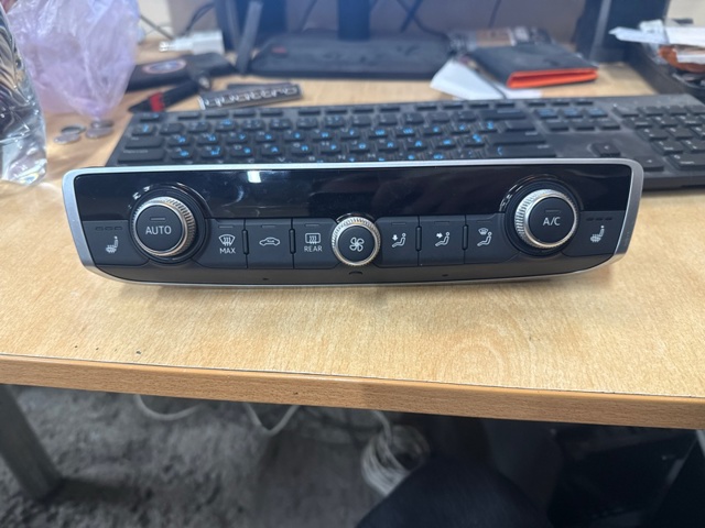 Блок управления печкой 8V0820043QIMJ VAG
