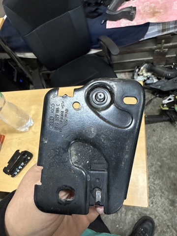 VAG 8V0823185C в наличии Запорожье