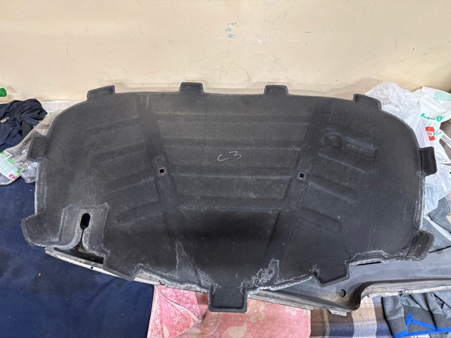 8V0863825 VAG Шумоизоляция капота купить в Днепр