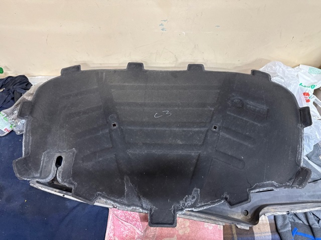 8V0863825 Шумоизоляция капота купить Запорожье