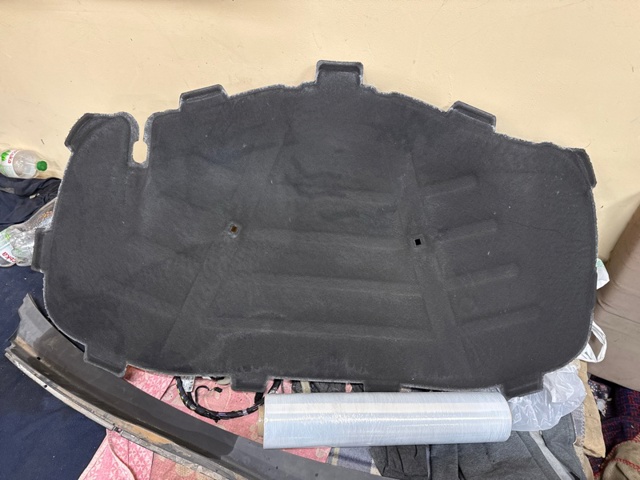 Подкладка-капот 8V0863825 VAG