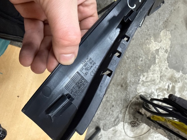 8V08682034PK VAG купить в Ровно