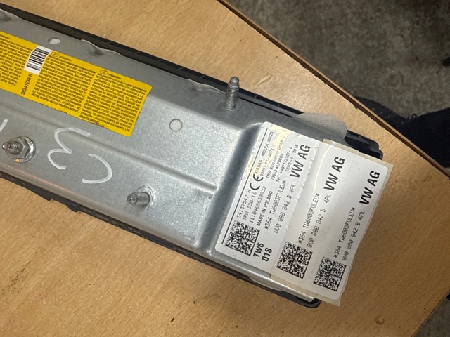 8V0880842B4PK купить Ирпень