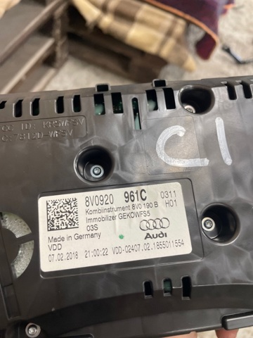 VAG 8V0920961C Приборная доска (щиток приборов) в наличии Полтава