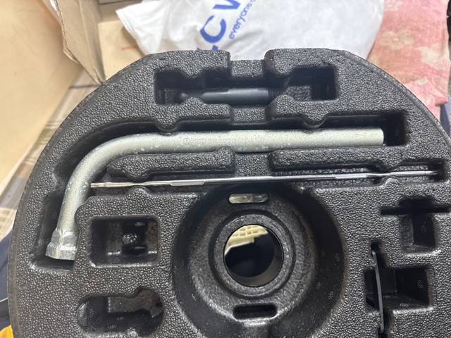 VAG 8V3012109N в наличии Сумы