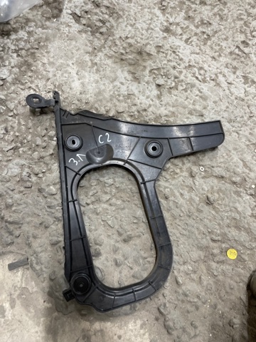 Направляющая заднего бампера, левая 8V5807377A VAG