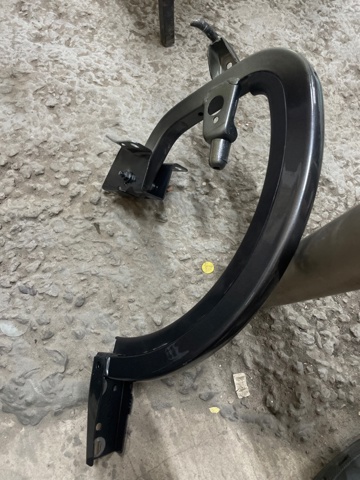 8V5827302C Петля крышки багажника купить Ужгород