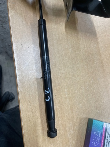 Газовый упор багажника 8V5827919 VAG