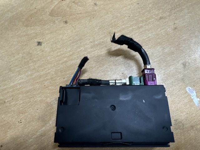 8W0035708A VAG купить в Ужгород
