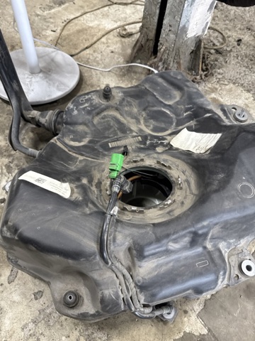 8W0201060DF Бак топливный купить Одесса