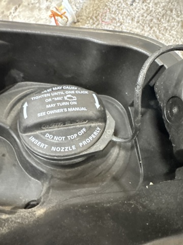 Крышка топливного Бака 8W0201550D VAG