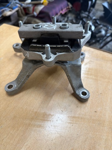 Подушка коробки 8W0399156AQ VAG
