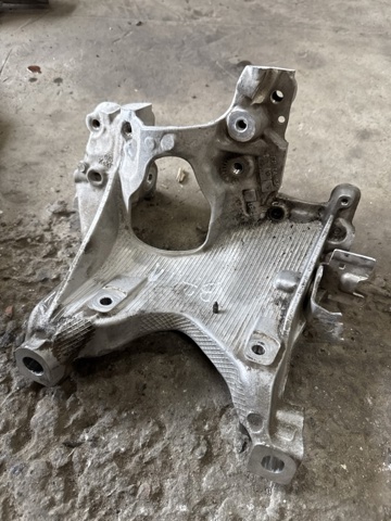 8W0399296E VAG Кронштейн передней балки купить в Запорожье