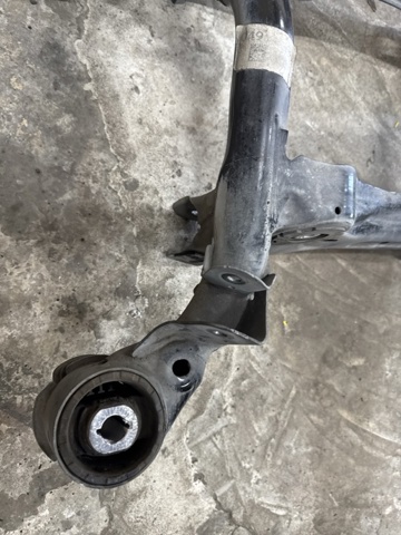8W0505235AK VAG Подрамник задний купить в Черкассы