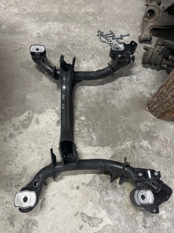 Ось задняя дополнительная 8W0505235AN VAG