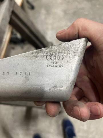 VAG 8W0802420 в наличии Львов