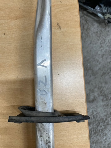 8W0805645 Распорка передних стоек подвески левая купить Каменское