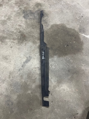 Заглушка жабо боковая 8W0820582C VAG