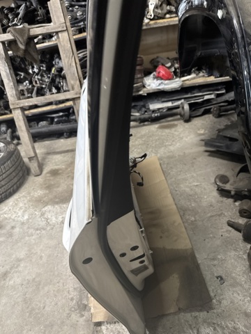 VAG 8W0831051C Дверь передняя левая в наличии Черкассы