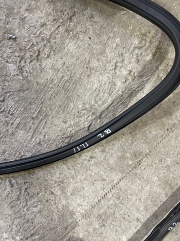 8W0831721A VAG Уплотнитель двери передней (на кузове) купить в Павлоград