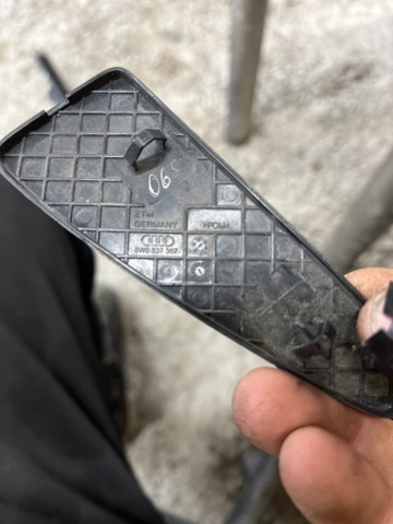 VAG 8W0837307 в наличии Днепр