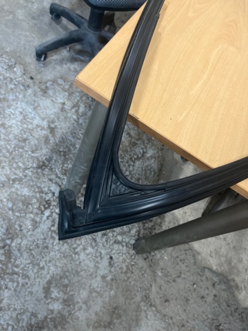 8W0837440C купить Черновцы