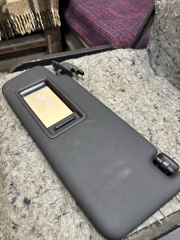 Козырек противосолнечный 8W0857551AA7C0 VAG