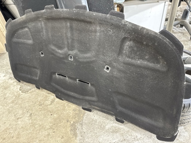 8W0863825B Шумоизоляция капота купить Львов