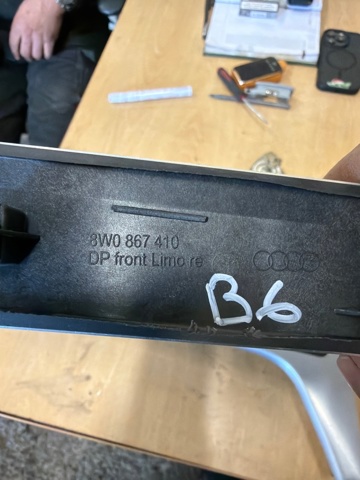 8W0867410NUR3 VAG купить в Киев