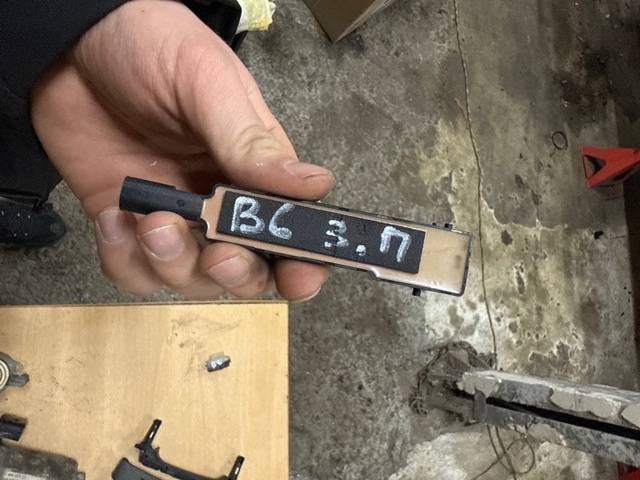 Концевой выключатель 8W0927754 VAG
