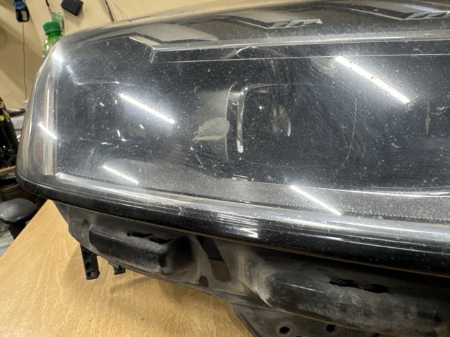 8W0941034F VAG Правая фара купить в Черкассы