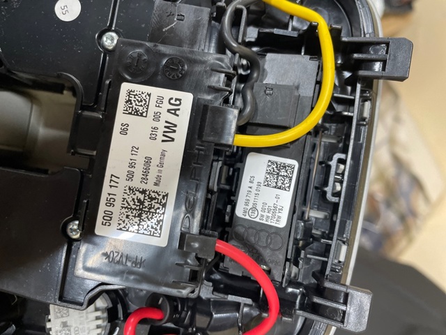 8W0947135AKBC5 VAG Плафон салона купить в Черновцы