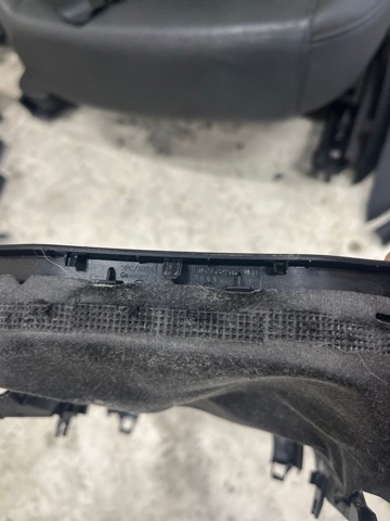 VAG 8W09534914PK Защитный кожух рулевого механизма в наличии Черкассы
